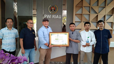 Jalin Kerjasama, Pengurus Rumah Yatim Silaturahmi dengan Ketua PWI-SMSI Riau